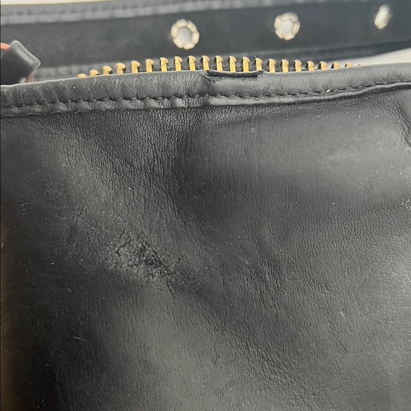 Vintage Coach Black Leather Bucket Crossbody – Glove-Tanned Leather – - Picture 4 of 6